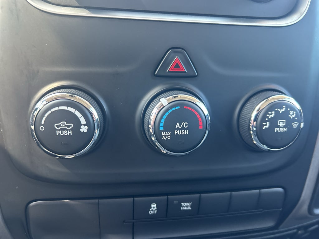 2018 RAM 1500 Express Crew Cab 4x4 5'7' Box