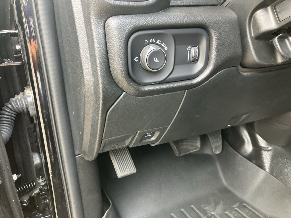 2024 RAM 2500 Tradesman Crew Cab 4x4 6'4' Box