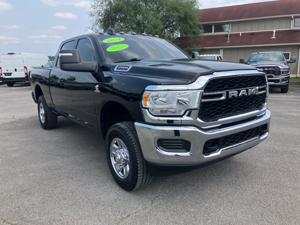 2024 RAM 2500 Tradesman Crew Cab 4x4 6'4' Box