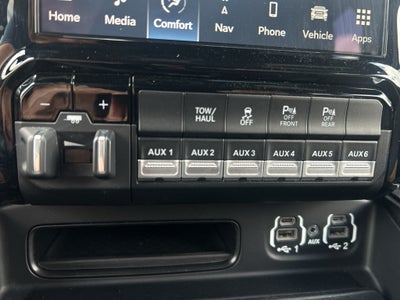 2022 RAM 2500 Laramie Crew Cab 4x4 6'4' Box