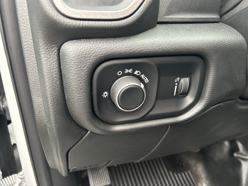 2024 RAM 3500 Chassis Tradesman/SLT/Laramie/Limited