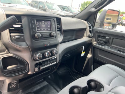 2024 RAM Ram 3500 Chassis Cab RAM 3500 TRADESMAN CREW CAB CHASSIS 4X4 60' CA