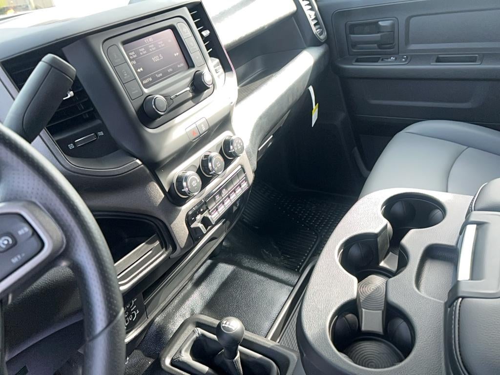 2024 RAM Ram 3500 Chassis Cab RAM 3500 TRADESMAN CREW CAB CHASSIS 4X4 60' CA