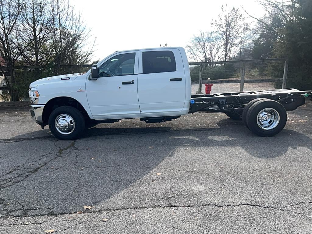 2024 RAM Ram 3500 Chassis Cab RAM 3500 TRADESMAN CREW CAB CHASSIS 4X4 60' CA