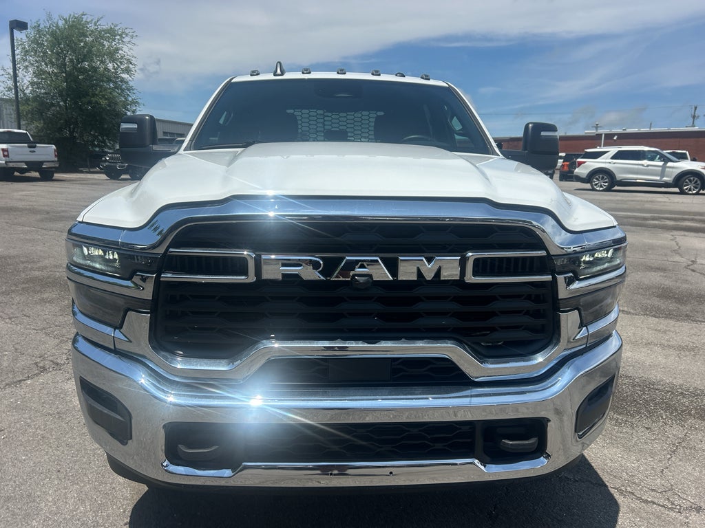 2026 RAM Ram 3500 Chassis Cab RAM 3500 TRADESMAN CREW CAB CHASSIS 4X4 60' CA