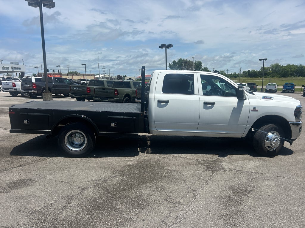 2026 RAM Ram 3500 Chassis Cab RAM 3500 TRADESMAN CREW CAB CHASSIS 4X4 60' CA