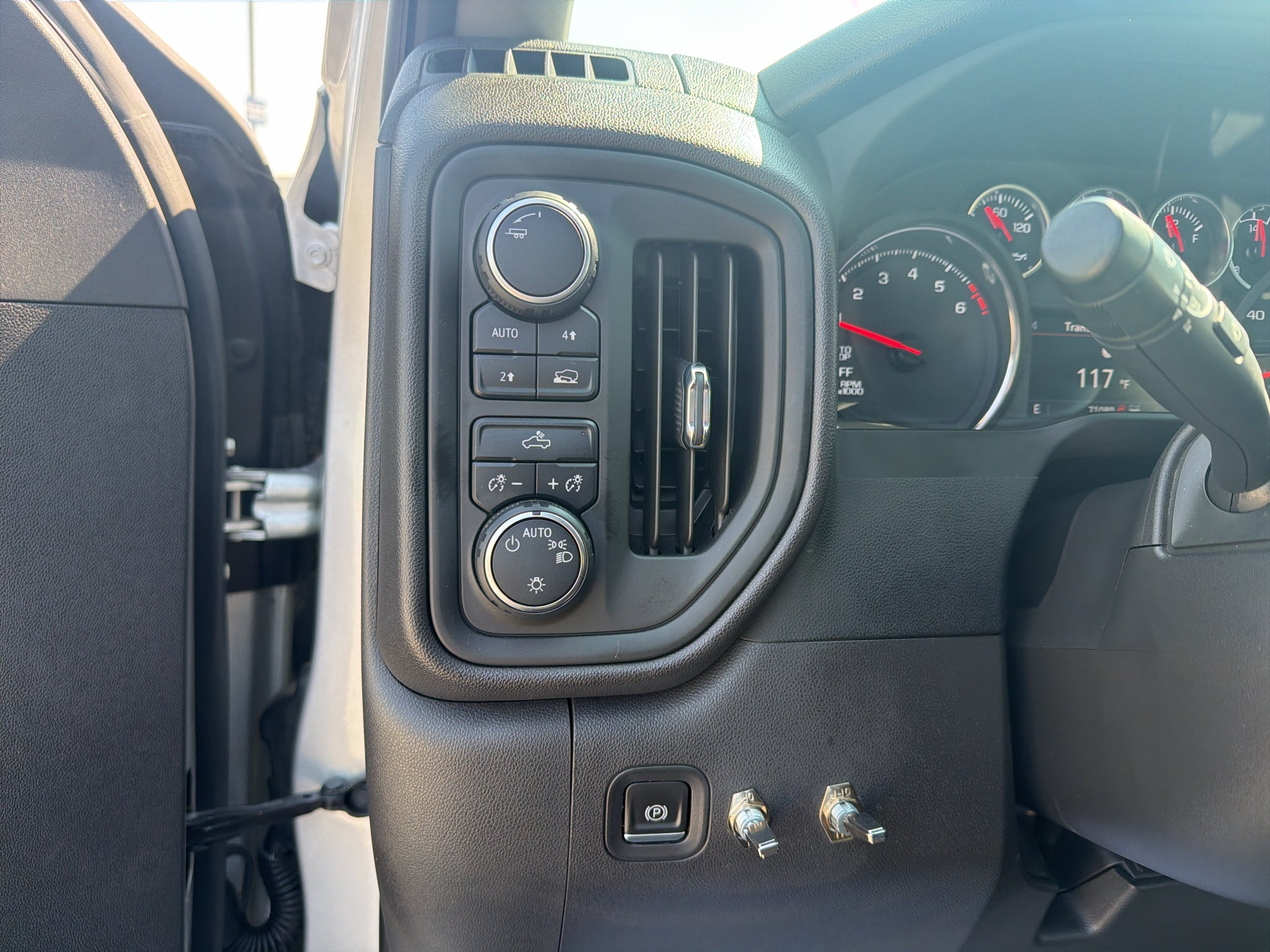 2022 Chevrolet Silverado 1500 LTD 4WD Crew Cab Short Bed Custom