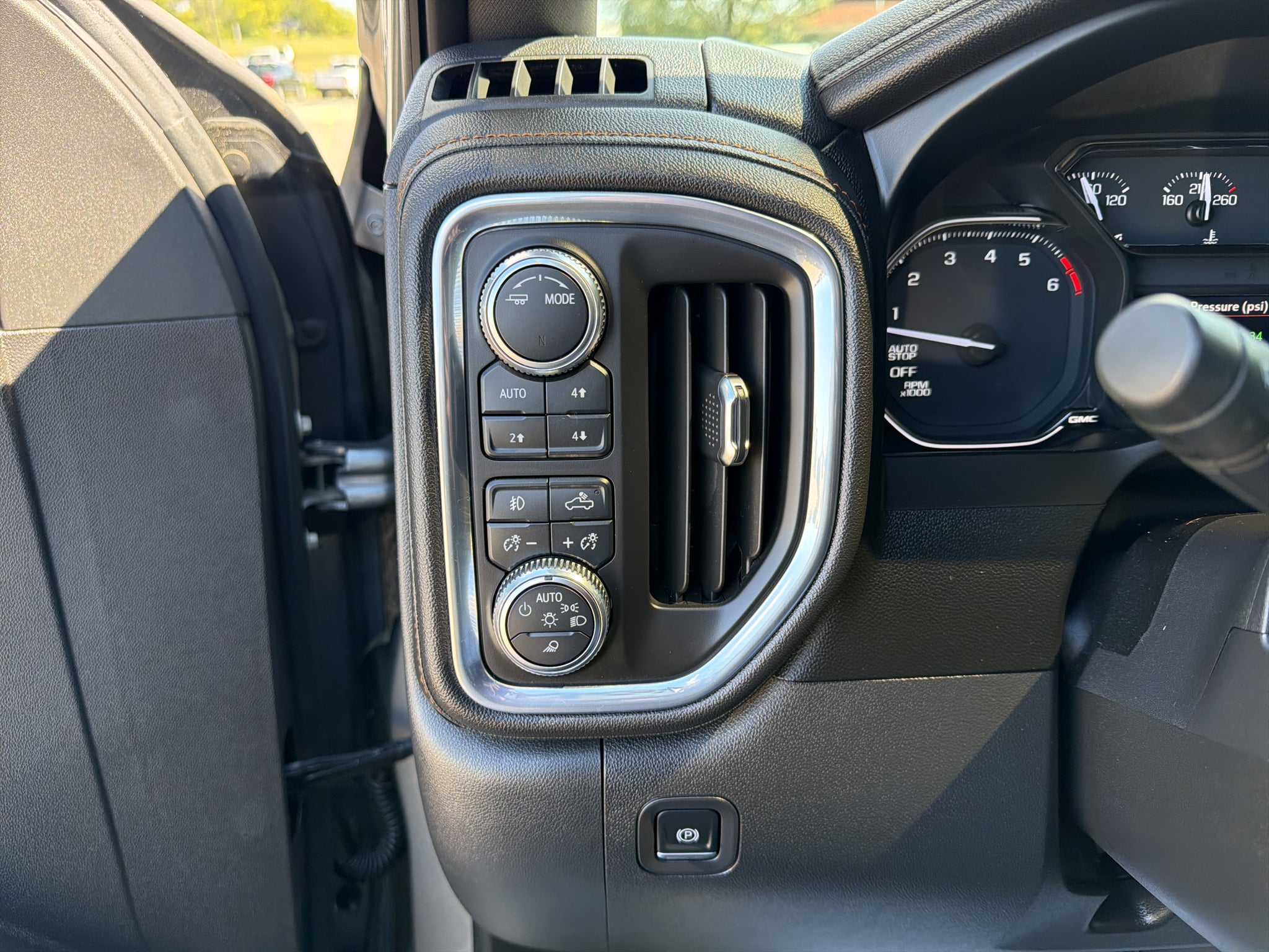 2021 GMC Sierra 1500 4WD Crew Cab Short Box AT4