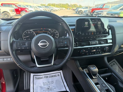 2024 Nissan Pathfinder SL FWD