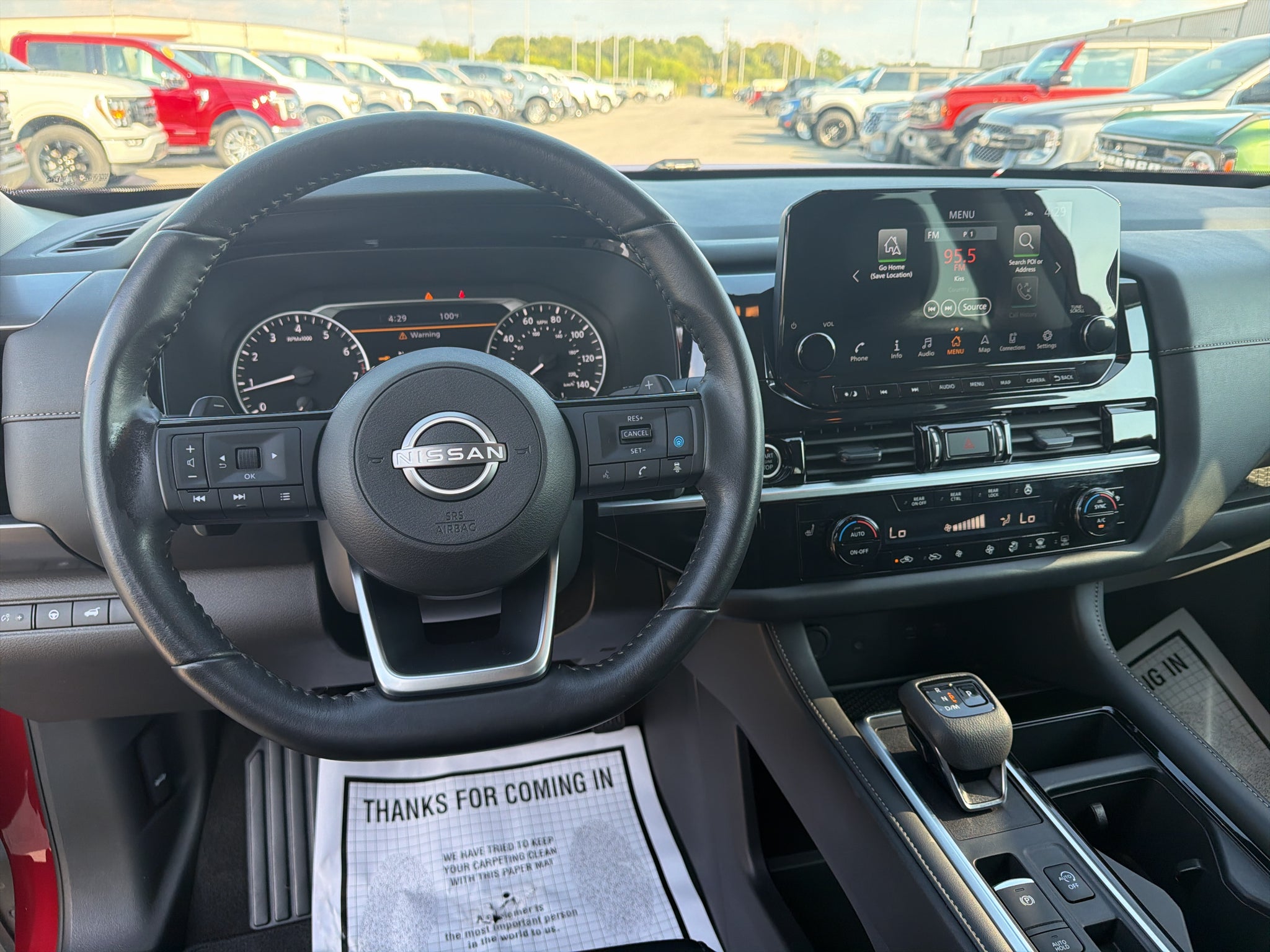 2024 Nissan Pathfinder SL FWD