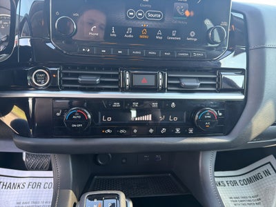 2024 Nissan Pathfinder SL FWD