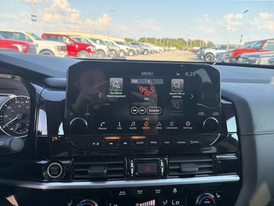 2024 Nissan Pathfinder SL FWD