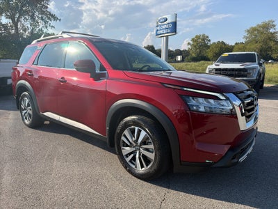 2024 Nissan Pathfinder SL FWD