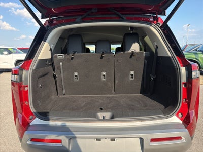 2024 Nissan Pathfinder SL FWD