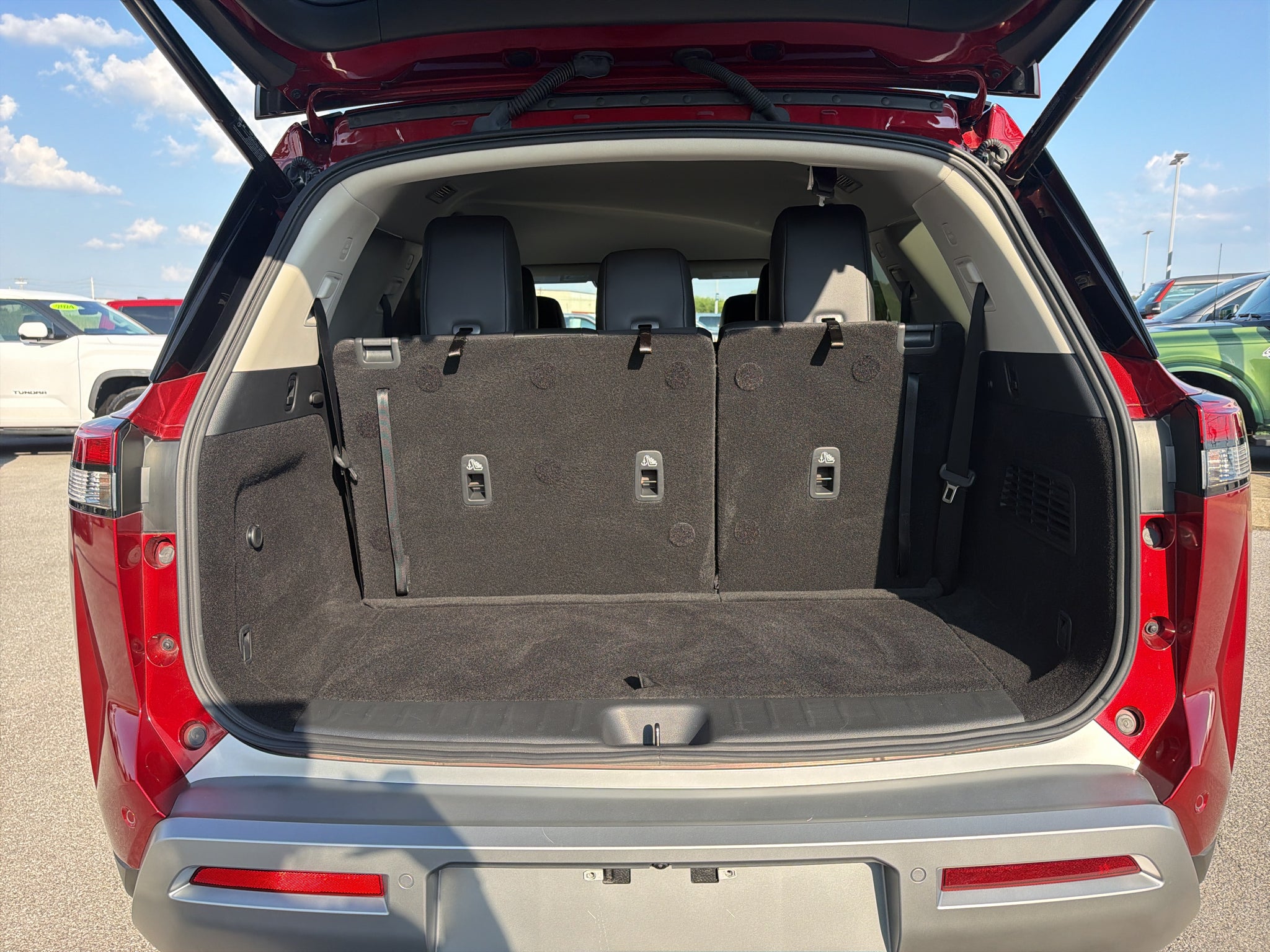 2024 Nissan Pathfinder SL FWD