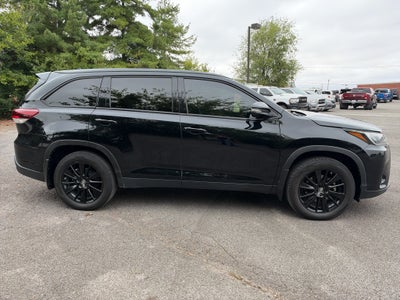 2019 Toyota Highlander SE
