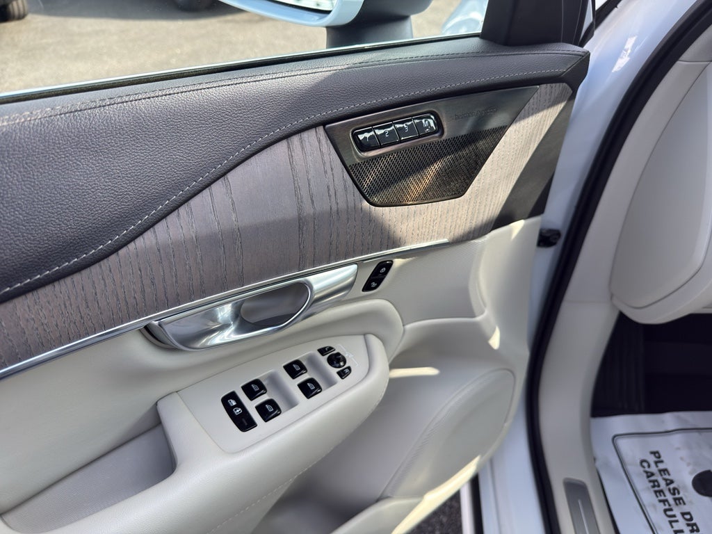 2021 Volvo XC90 Recharge Plug-In Hybrid T8 Inscription 7 Passenger