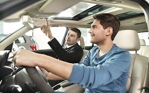 Schedule a test drive at Hunt Chrysler Center in Franklin, KY.